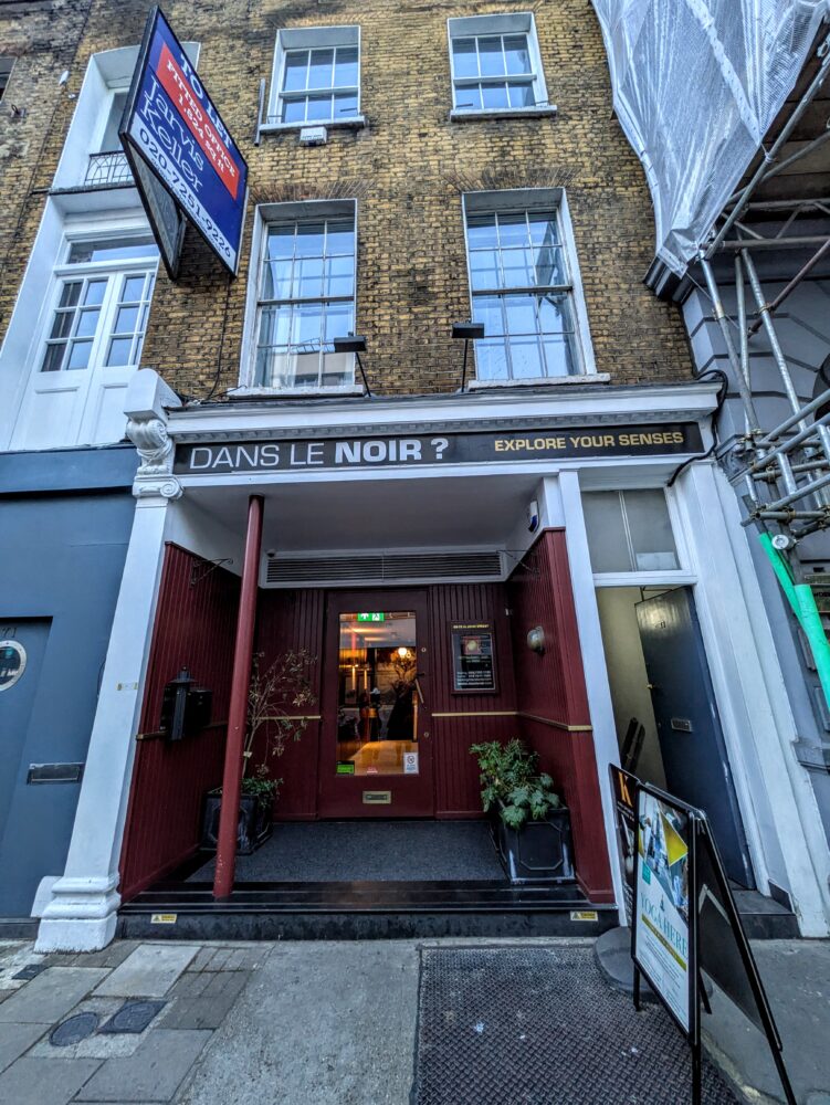 Dans Le Noir restaurant in London