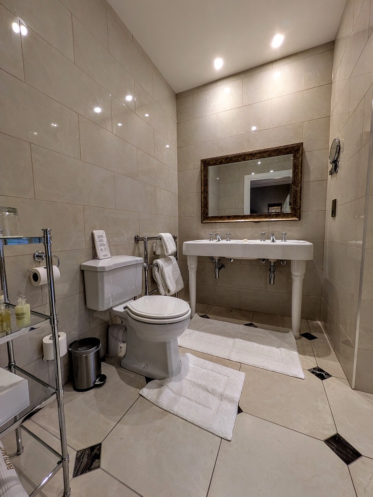 Inverlochy Castle Hotel - Bathroom sink & toilet