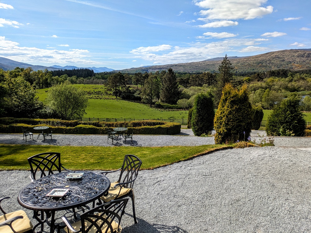 Inverlochy Castle Hotel - Beautiful view on a sunny day