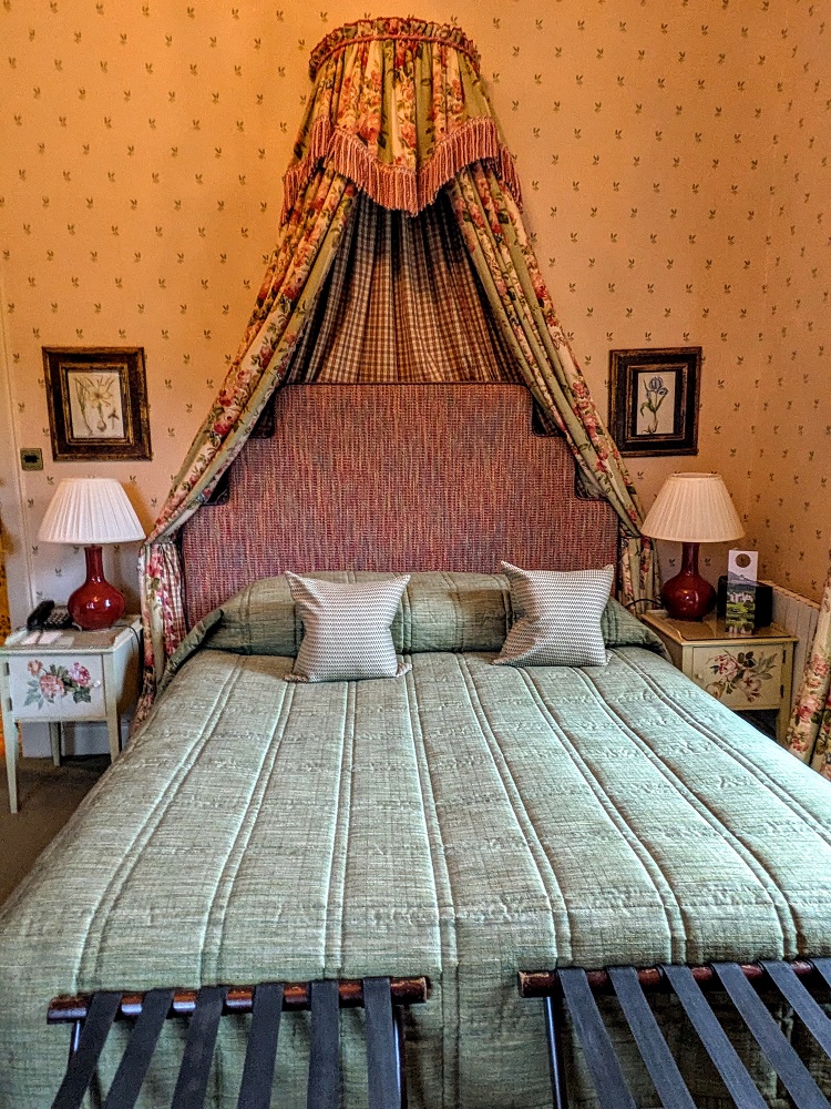 Inverlochy Castle Hotel - Double bed in a Small Double Room