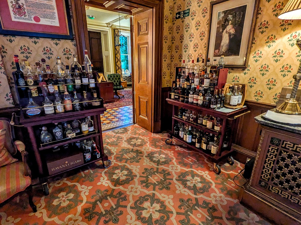 Inverlochy Castle Hotel - Drinks carts