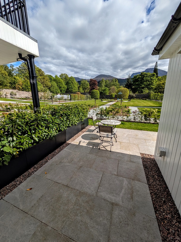 Inverlochy Castle Hotel - Patio