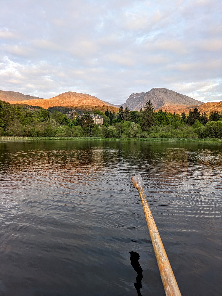 Inverlochy Castle Hotel - Rowing on the castle's loch