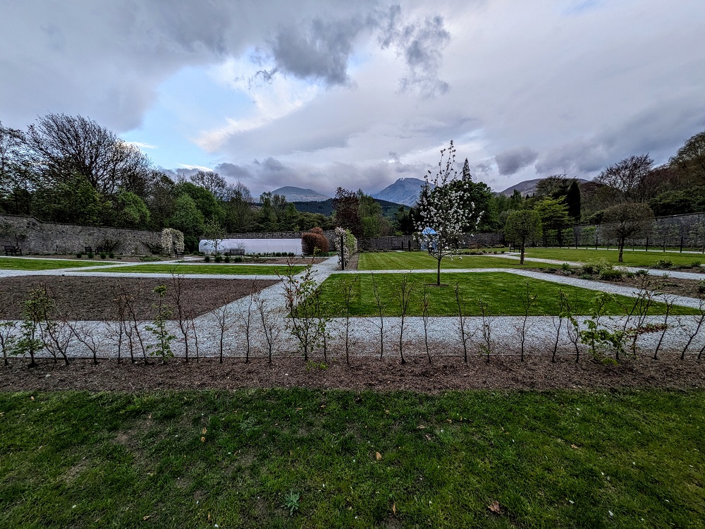 Inverlochy Castle Hotel - Walled garden