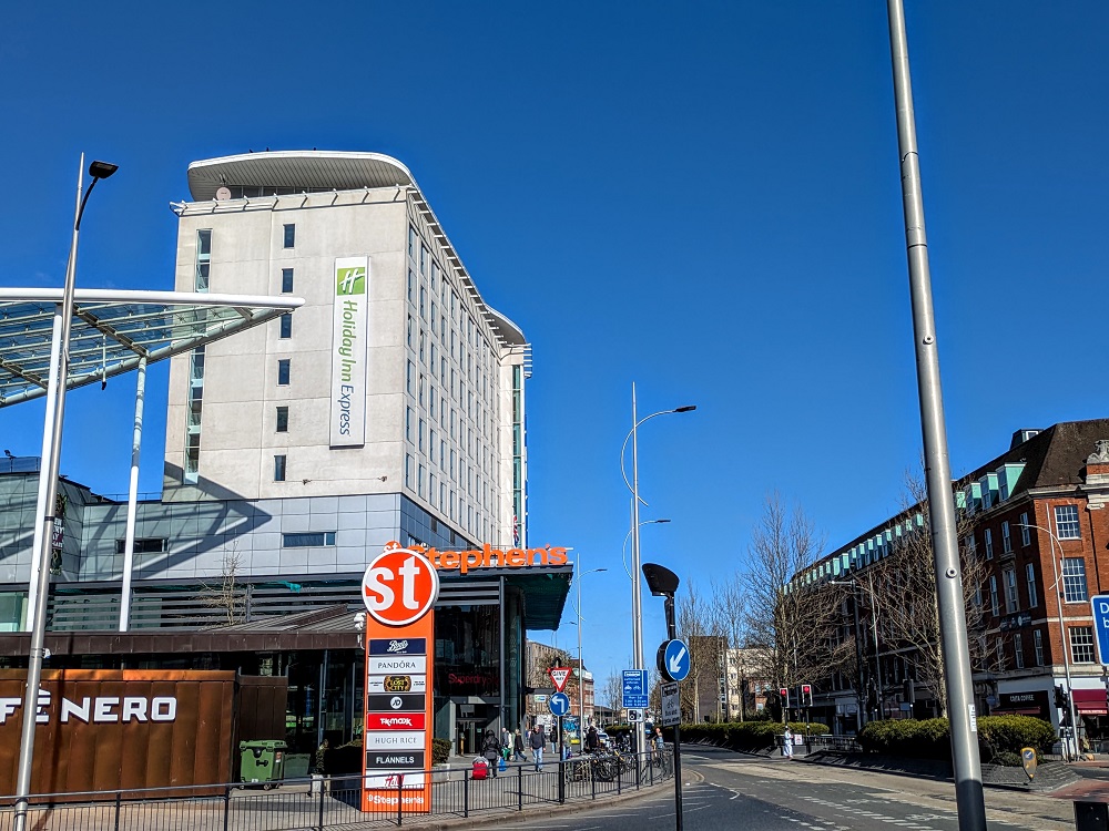 The Holiday Inn Express Hull City Centre was right next to a large shopping center