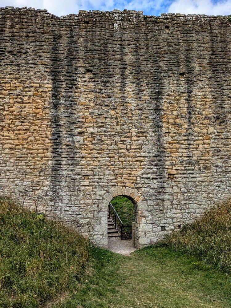 Barnard Castle - Wall at the far side of the Great Ditch