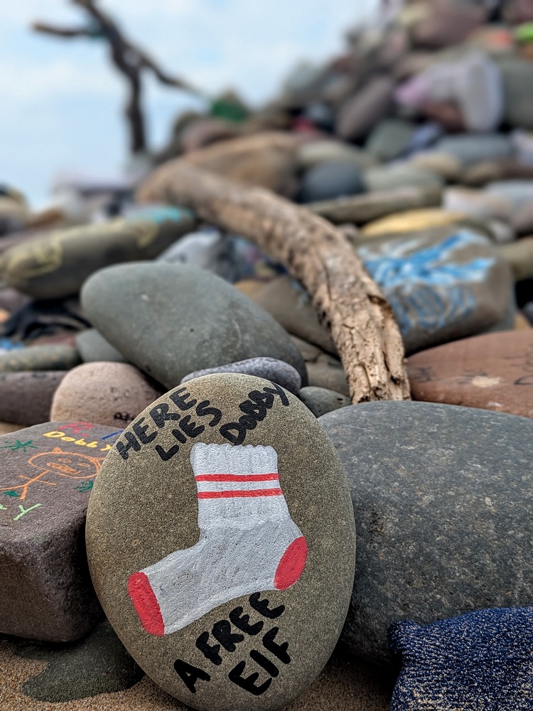 Decorated rock at Dobby's grave