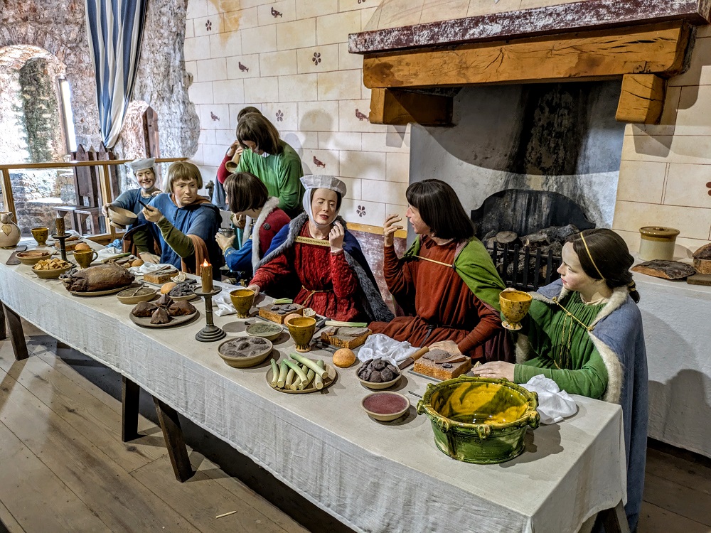 Pembroke Castle - Meal scene in one of the rooms
