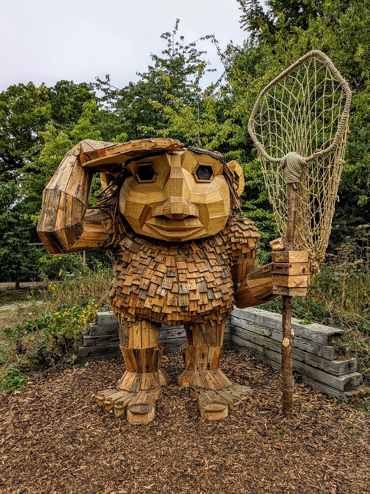 Whipsnade Zoo Thomas Dambo Trolls A Field Study - Taks